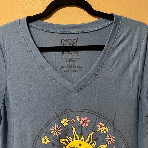 Modern Lux Blue T-Shirt with Sun & Floral Medallion Front - Picture 5 of 11